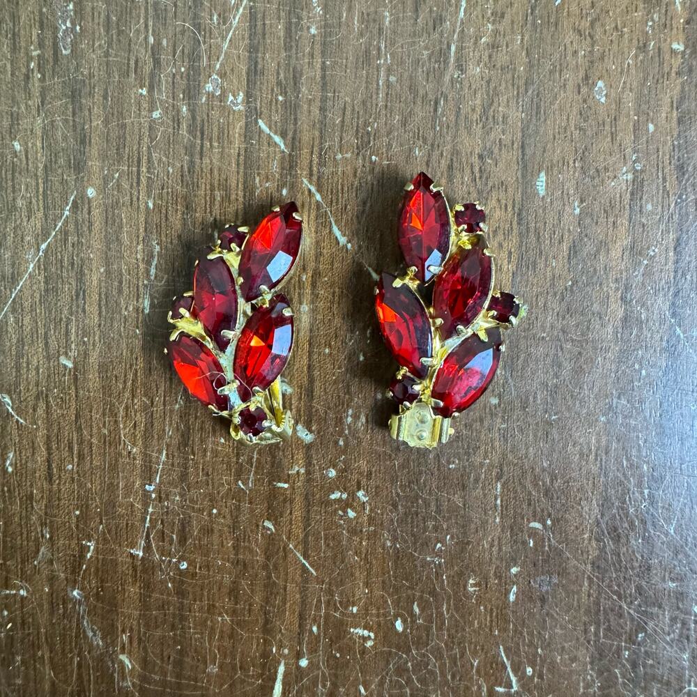 Celebrity NY Vintage Gold tone Ruby Red Rhinestone Clip on statement earrings